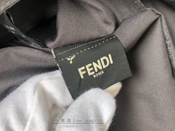 FENDI背包 頂級原單 大號背包 單搭扣開合 正面翻蓋口袋和內袋 芬迪男背包  fdz2057